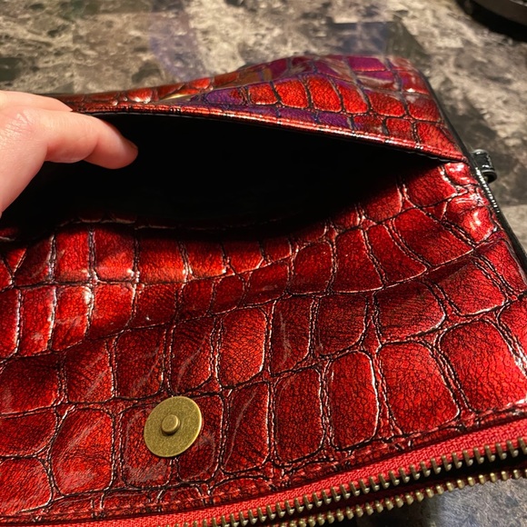 Vera wang clutch - Picture 3 of 4